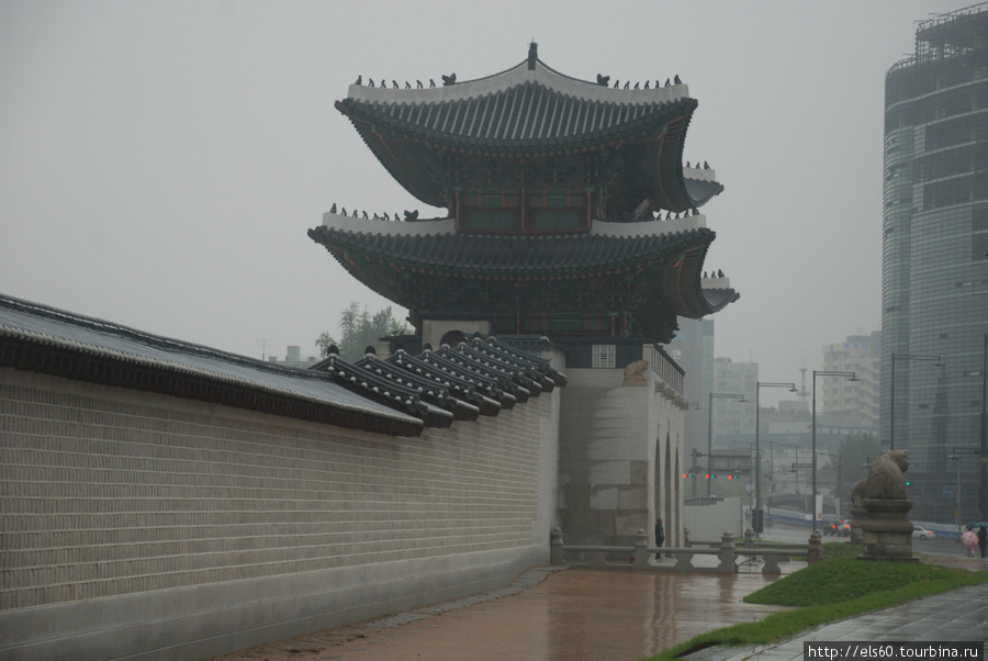 Еще один дворец, как нам объяснил гид, это новодел. Практически полностью восстановлен. Сеул, Республика Корея