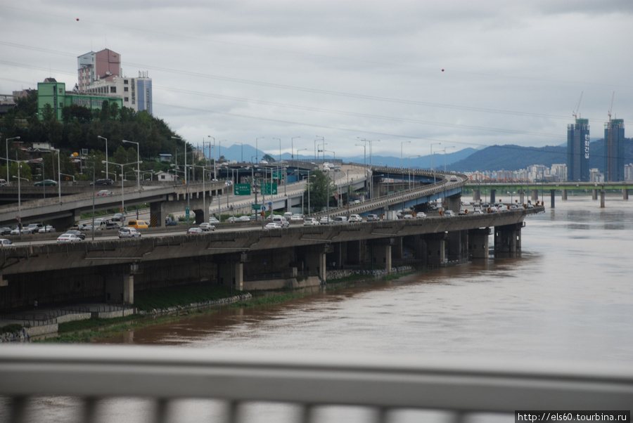 У этого моста было два яруса, нижний затопило Сеул, Республика Корея