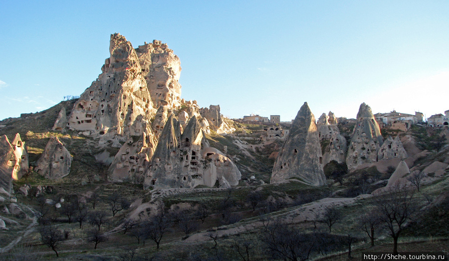 К старинным жилищам гармонично вписываются современные Каппадокия - Гереме Национальный Парк, Турция