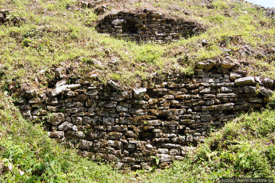 Остатки изначальной кладки Паленке, Мексика