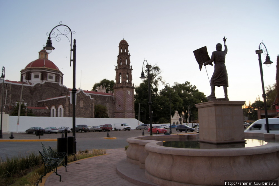 Площадь перед францисканским монастырем Теотиуакан пре-испанский город тольтеков, Мексика