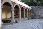 Внутренний монастырский дворик