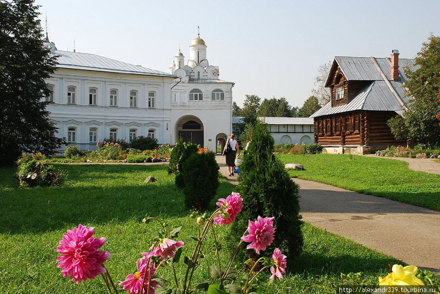 Служба в суздале