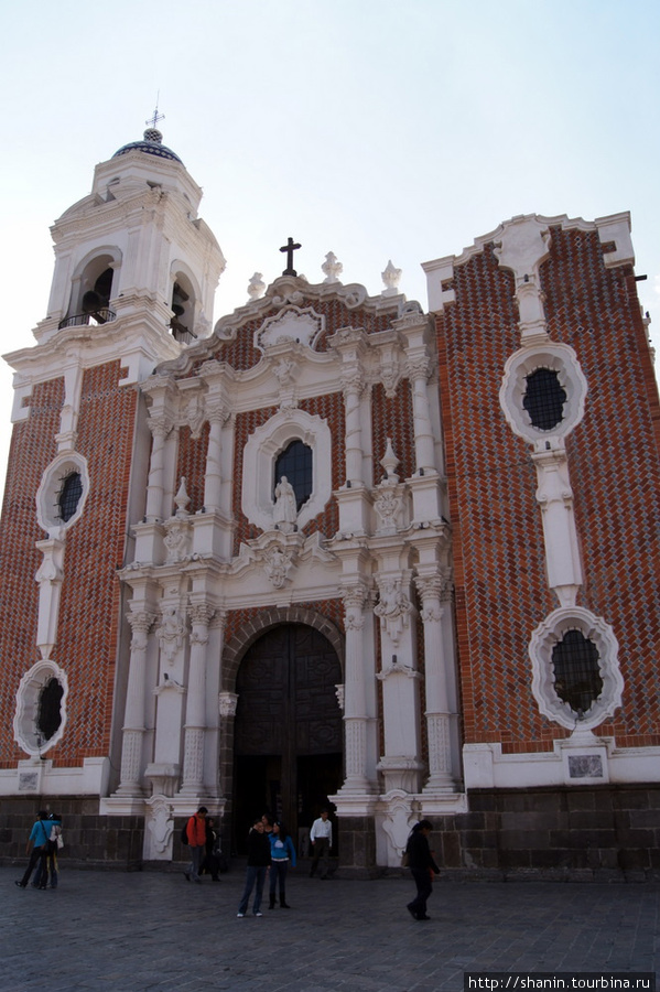 Фасад собора Тласкала-де-Хикотенкатль, Мексика