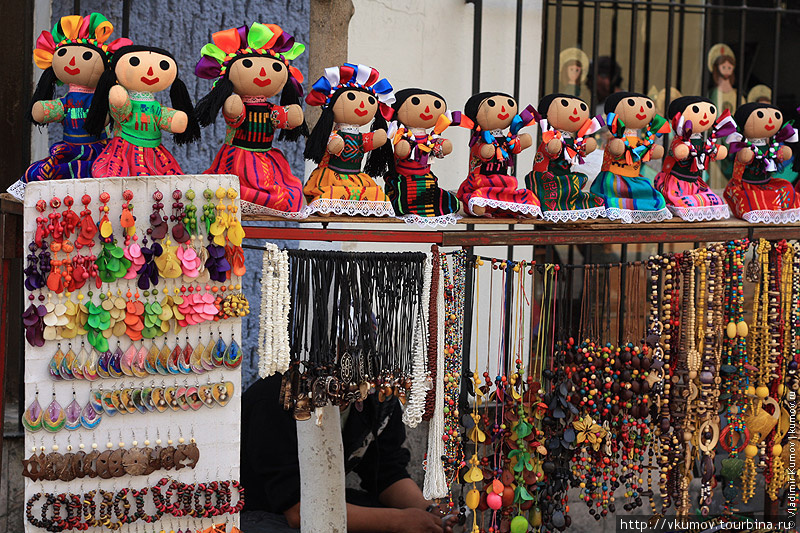 Такие куклы — очень популярный сувенир в Мексике.