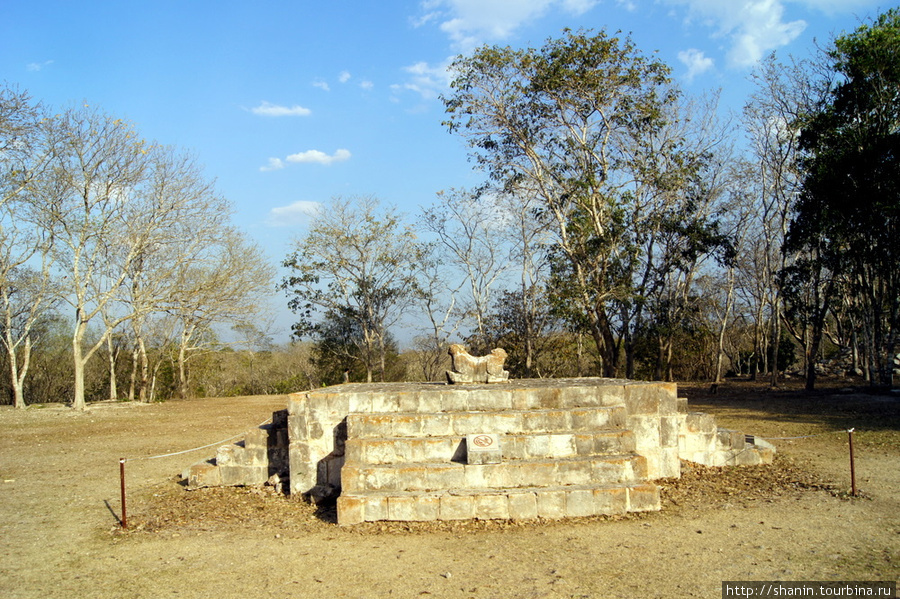 Дворец правителя Ушмаль, Мексика