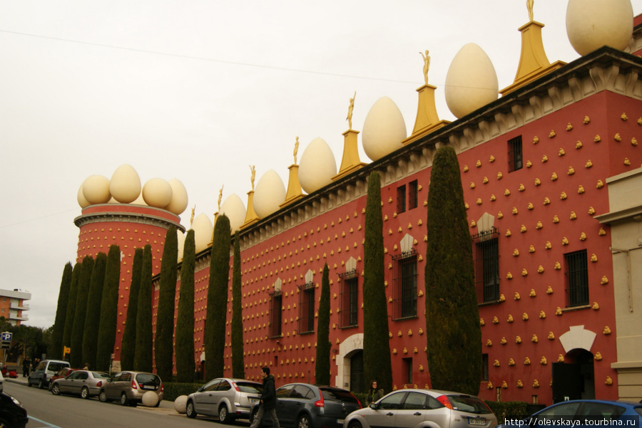 Вот и наша цель — Театр-музей Сальвадора Дали Фигерас, Испания