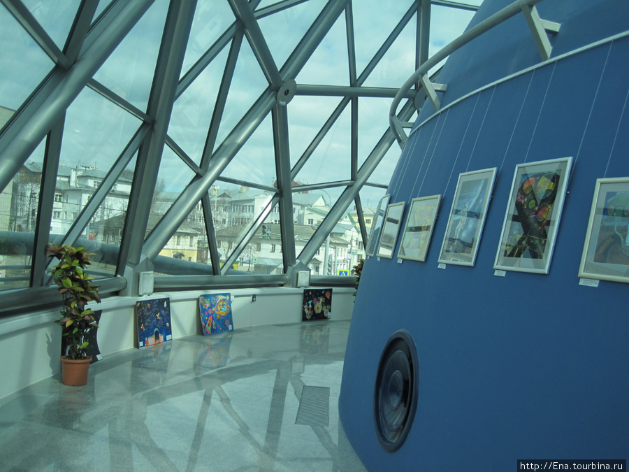 Выставка детских работ в Ярославском планетарии Ярославль, Россия