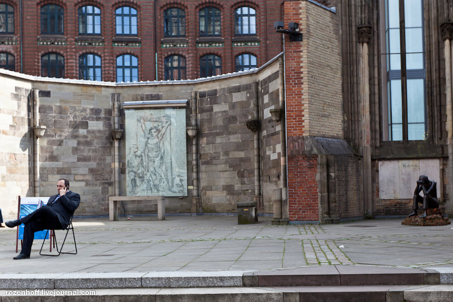 St.-Nikolai-Kirche - церковь-памятник в Гамбурге Гамбург, Германия