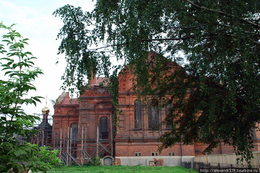 Собор Троицы Живоначальной построен в 1913 году. Юрьев-Польский, Россия