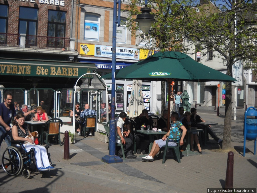 Уличное кафе Шарлеруа, Бельгия