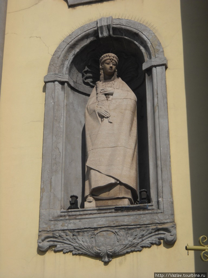Статуя святой Шарлеруа, Бельгия