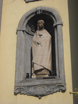 Статуя святой