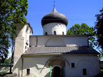 Спасо-Преображенский собор Мирожского монастыря самый древний из сохранившихся храмов Пскова, заложен в 1156 году. Фресковая живопись в соборе на 80 процентов сохранилась до наших дней.
