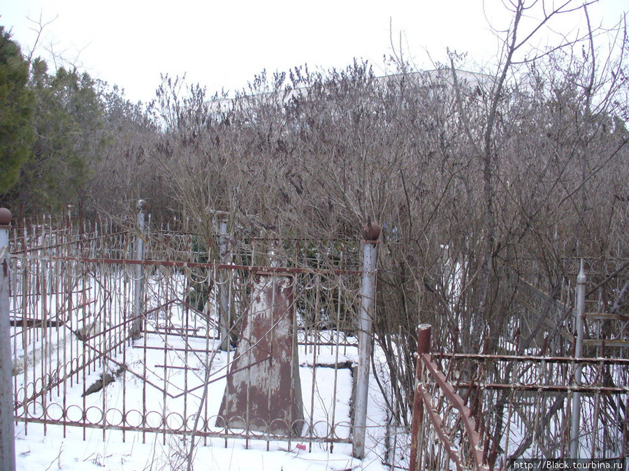 Старое городское кладбище Саки, Россия