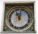 Таллинн. Церковь Св.Духа. Часы XVII века исправно ходят.