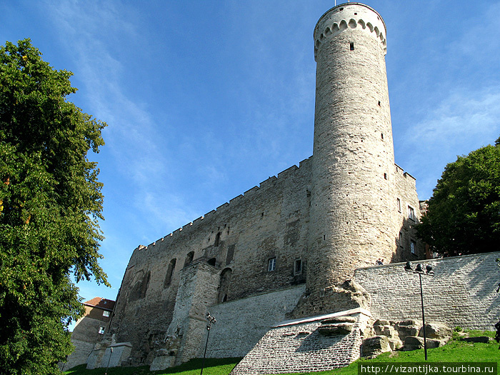 Таллинн. Тоомпеа с башней Длинного Германа. Таллин, Эстония