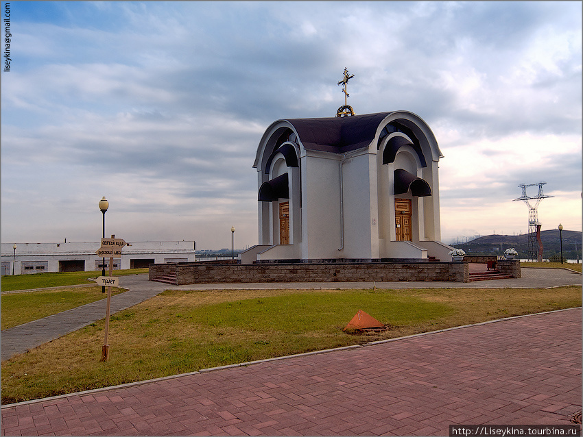 Часовня около Храма Вознесения Господня. Магнитогорск, Россия