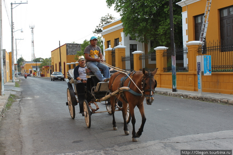 Перенести ваше воображение в прошлое поможет прогулка на повозке с цокающей копытами лошадкой Исамаль, Мексика