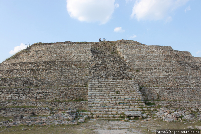 Жёлтый с пирамидами Исамаль, Мексика