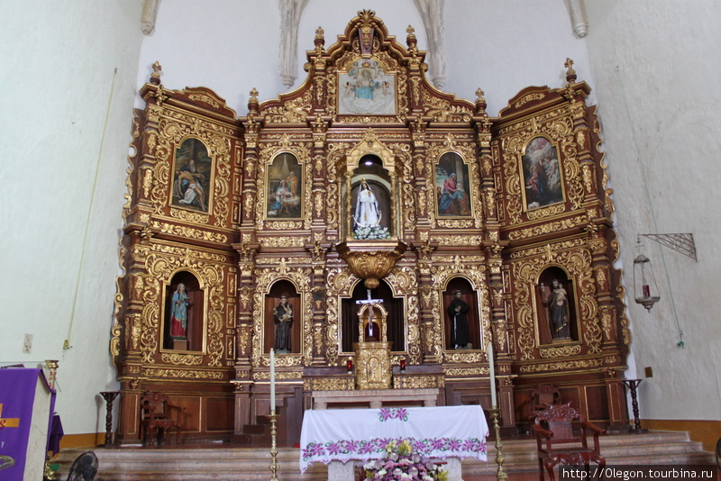 Главная достопримечательность Жёлтого города Исамаль, Мексика