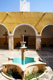 Внутренний двор францисканского монастыря