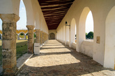 Галерея во дворике монастыря Святого Антония из Падуи