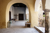 Во внутреннем дворе монастыря