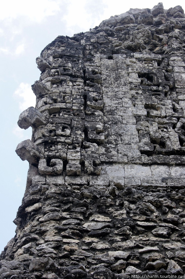 Угол храма Шпухиль, Мексика