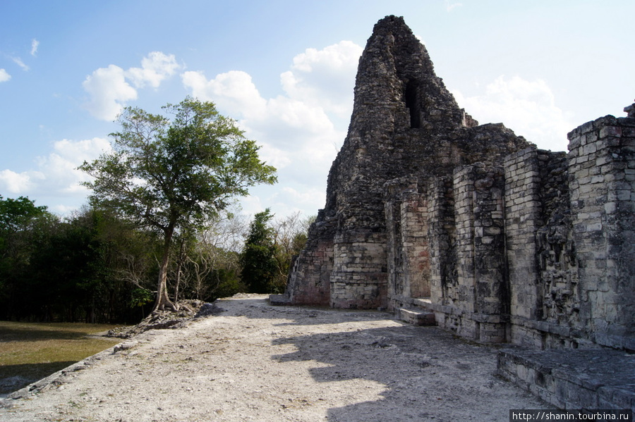 На руинах в Шпухиле Шпухиль, Мексика
