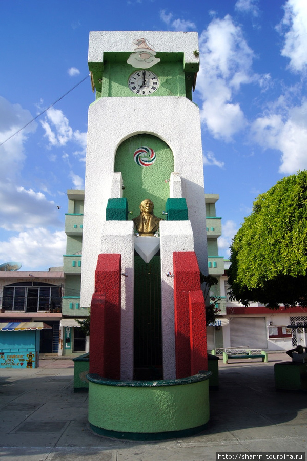 Памятник в Эскарсеге Эскарсега, Мексика