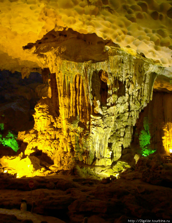 Гигантские сюрпризы в Пещере Сюрпризов Халонг бухта, Вьетнам