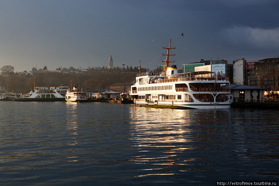 Утро на Золотом Роге. Стамбул, Турция