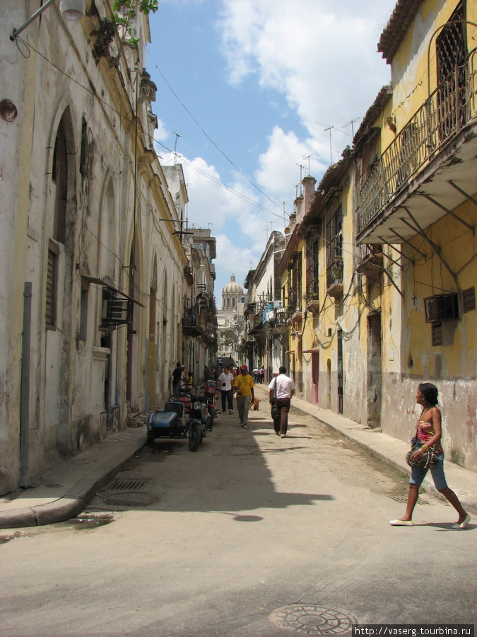 Не туристическая улочка Гавана, Куба