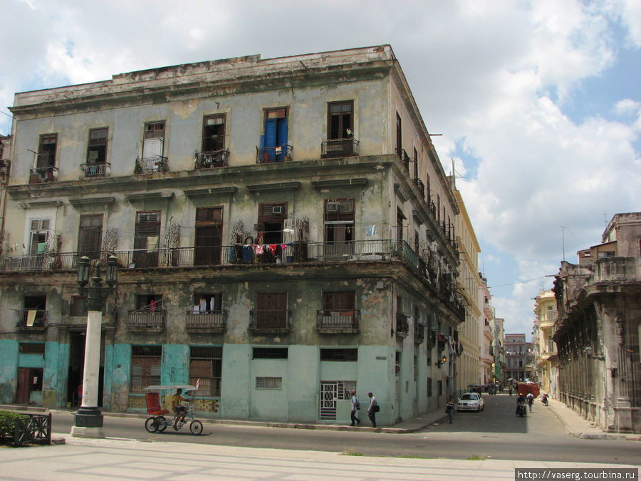 Центральная Гавана. Сразу за Капитолием. Гавана, Куба