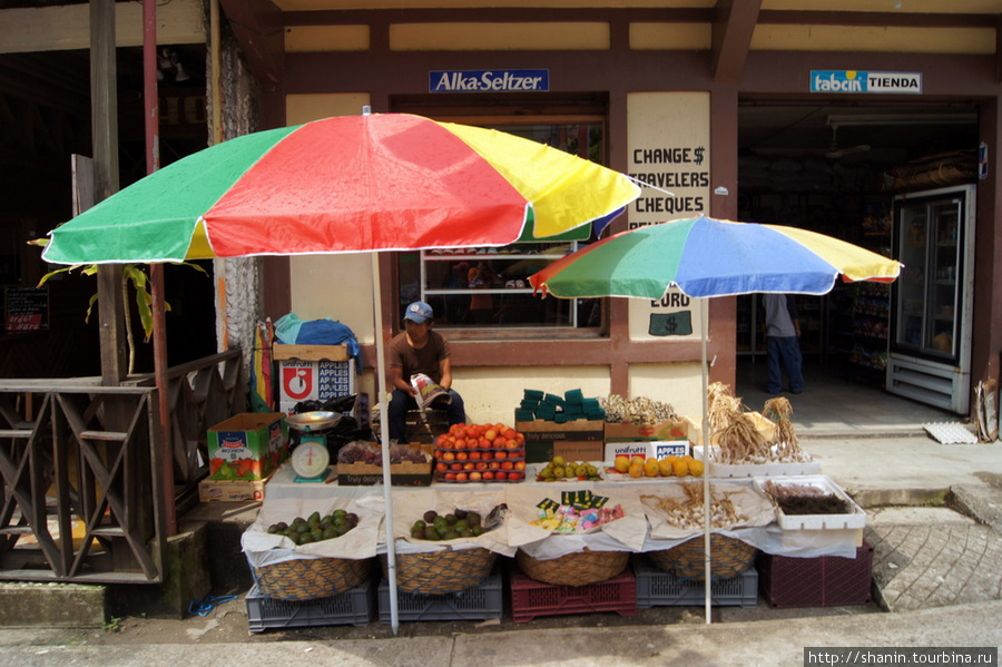 Уличный рынок Ливингстон, Гватемала