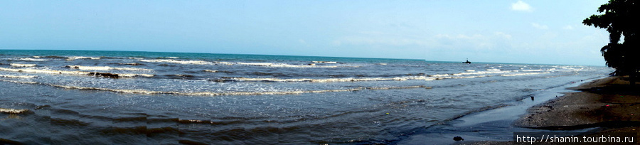 Панорама КАрибского моря в Ливингстоне Ливингстон, Гватемала