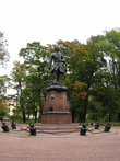 Кронштадт. Памятник Петру I — основателю города-крепости.