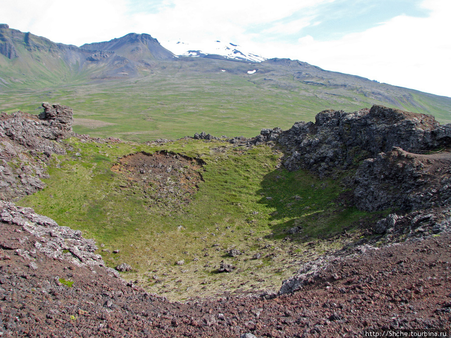 Но сам кратерок немного подзарос Западная Исландия, Исландия