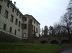 Замок был построен в 16 веке, а с 17 веке принадлежит дворянскому роду Лобковиц.