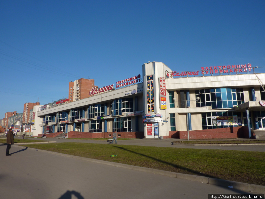Торговый комплекс на ул. Коллонтай, рядом с метро Проспект Большевиков Санкт-Петербург, Россия