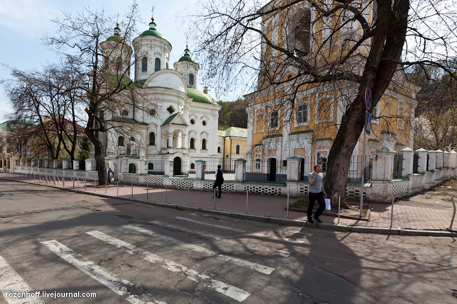 Фроловская церковь, рядом с Андреевским спуском, куда мы отправимся завтра. Киев, Украина