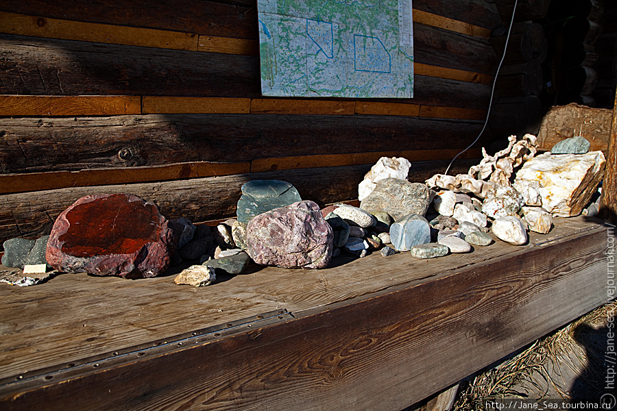 минералы, найденные сотрудниками музея Верх-Уймон, Россия