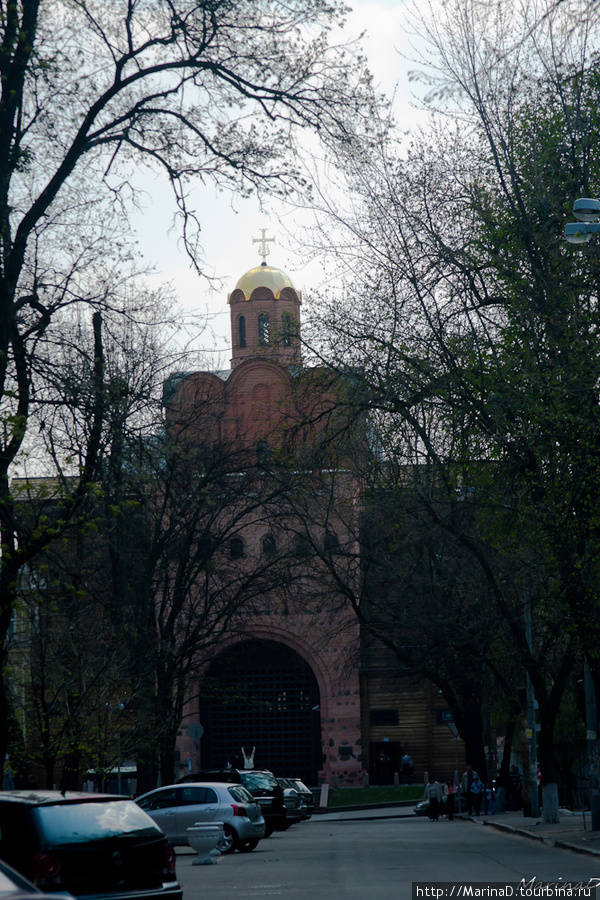 вид на Золотые ворота Киев, Украина