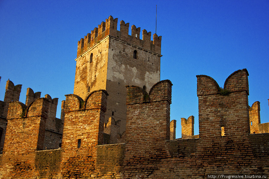 Старый замок Кастельвеккио Верона, Италия