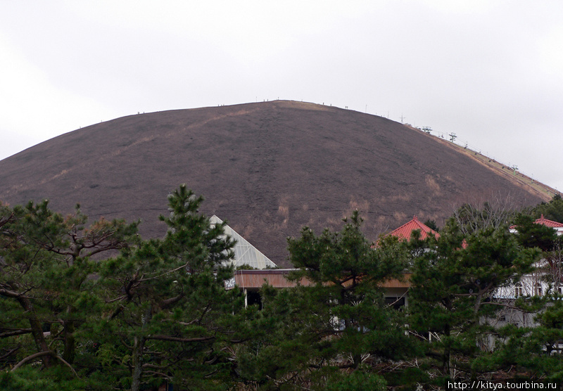 Вулкан Омуро-яма, символ высокогорья Изу-Когэн Ито, Япония