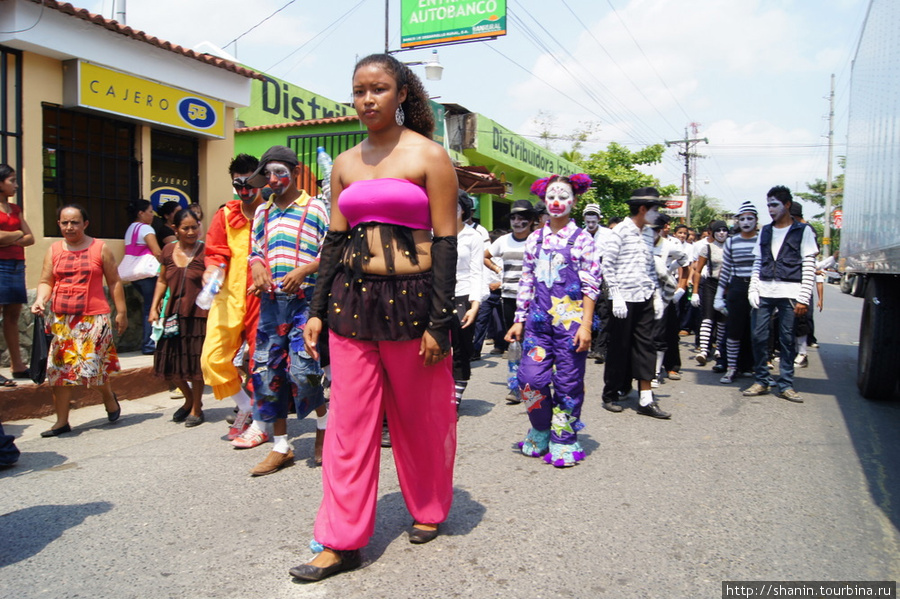 Настоящий карнавал Рио-Дульсе, Гватемала