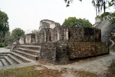Руины храма на Великой площади в Тикале