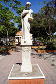 Памятник на центральной площади Чикимулы