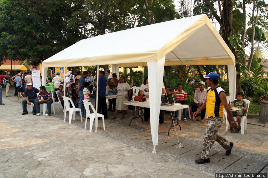 Палатка для дегустации кофе Камаягуа, Гондурас